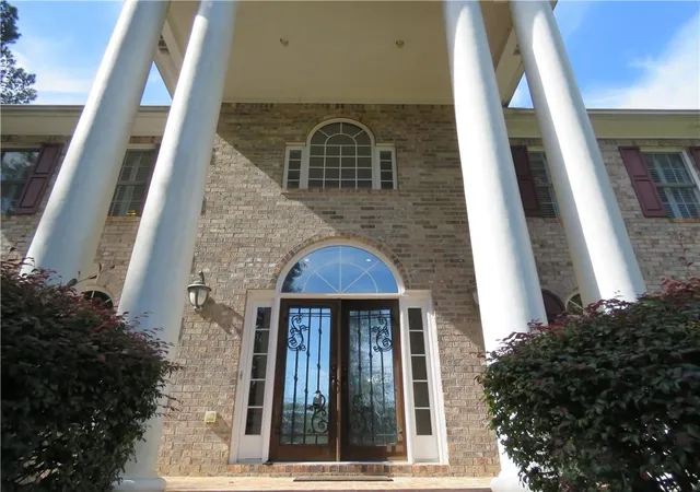 Photo 3 of Sale Pending at 5335 Saville Dr NW, Acworth, GA 30101 | MLS# 7475047 | Listing updated on 2026-02-06