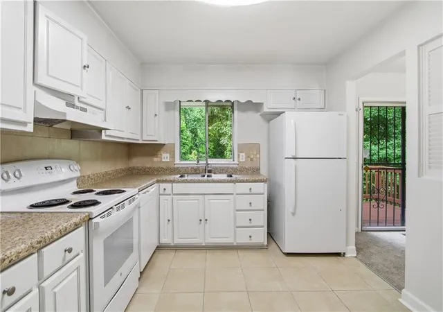 2nd image of 1446 Walnut Ridge Wy, Stone Mountain, GA 30083 | MLS# 7808051