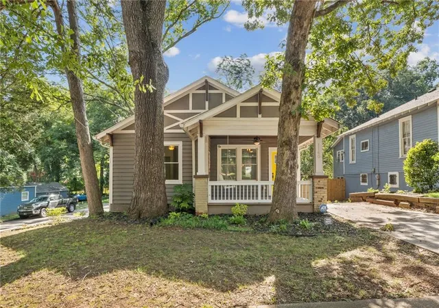 Photo 1 of Single family home for sale at 1140 Oakland Dr Sw, Atlanta, GA 30310 | MLS# 7822556 | Listing updated on 2026-09-09