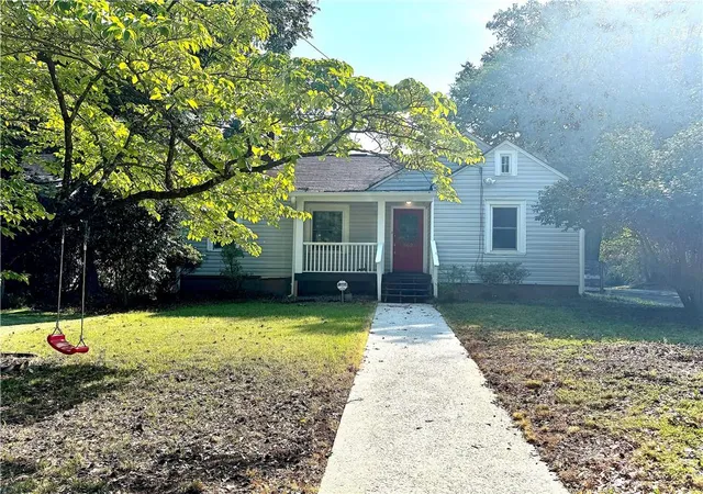 Photo 1 of Sale Pending at 562 Glenwood Pl Se, Atlanta, GA 30316 | MLS# 7827566 | Listing updated on 2026-10-05