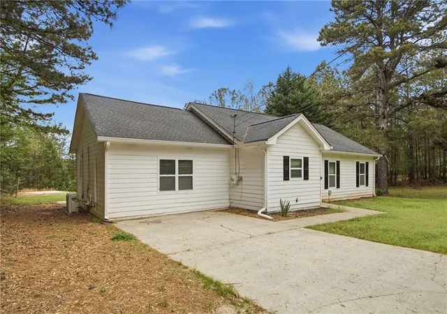 1st image of 741 Roscoe Davis Rd, Monroe, GA 30656 | MLS# 7747617