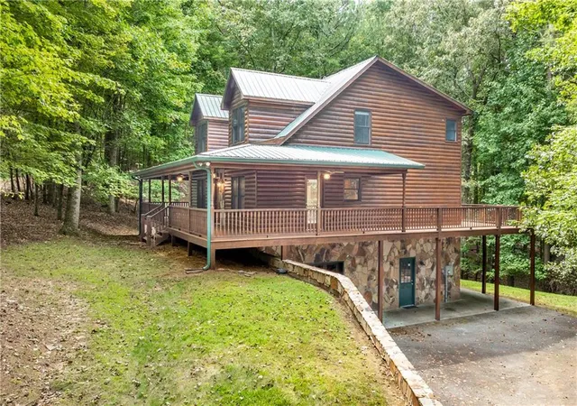 Photo 3 of Single family home for sale at 7 Lakeview Cir, Ellijay, GA 30536 | MLS# 7828108 | Listing updated on 2026-08-29