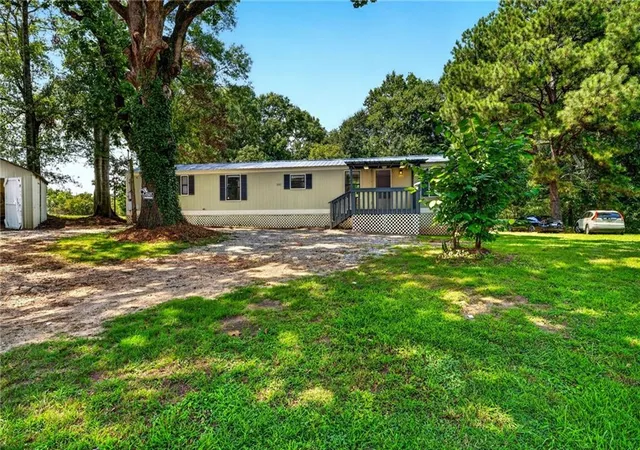 Photo 2 of Sale Pending at 195 Hale Rd, Maysville, GA 30558 | MLS# 7829601 | Listing updated on 2026-09-08