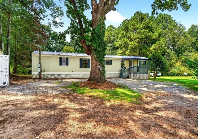 Photo 4 of Sale Pending at 195 Hale Rd, Maysville, GA 30558 | MLS# 7829601 | Listing updated on 2026-09-08