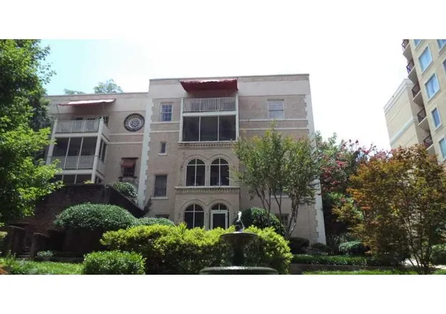 Condominium at 2222 Peachtree Rd Nw #C7, Atlanta, GA 30309 | MLS# 5174501 | | Sold on 2013-11-08