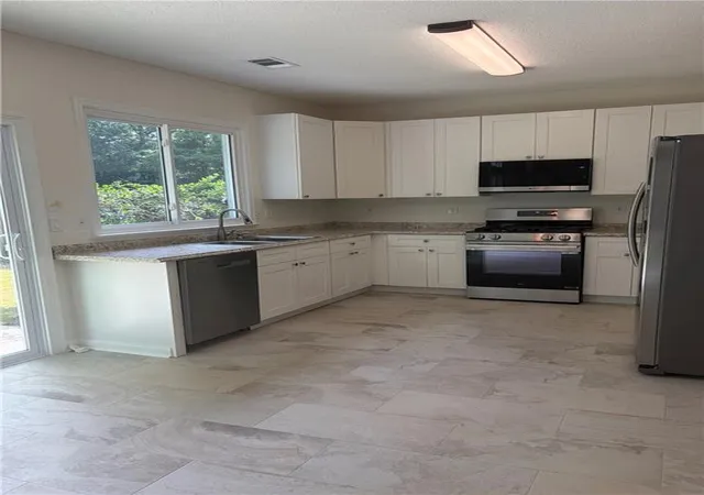 Photo 3 of Sale Pending at 3075 Keyingham Way, Alpharetta, GA 30004 | MLS# 7812361 | Listing updated on 2026-08-07