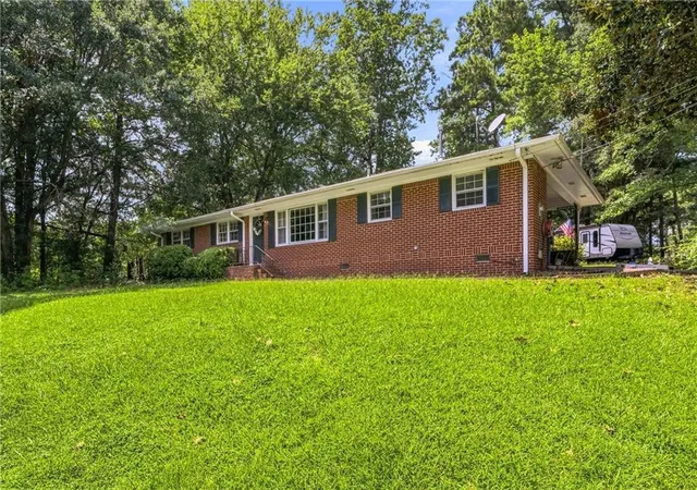 2nd image of 107 Pinecrest Cir, Dallas, GA 30132 | MLS# 7822358
