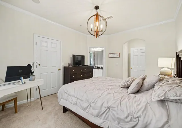 Listing Photo 5 - Condo for sale in building located at 2400 Cumberland Pkwy Se, Atlanta, GA 30339 - Unit #213