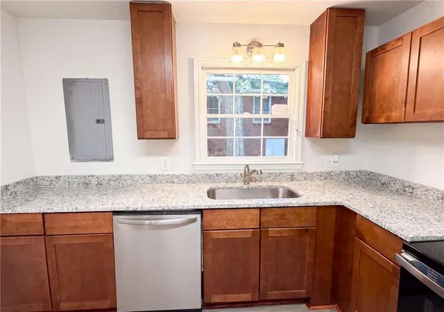 Photo 3 of Single family home for sale at 537 Green St, Monroe, GA 30655 | MLS# 7810878 | Listing updated on 2026-10-06