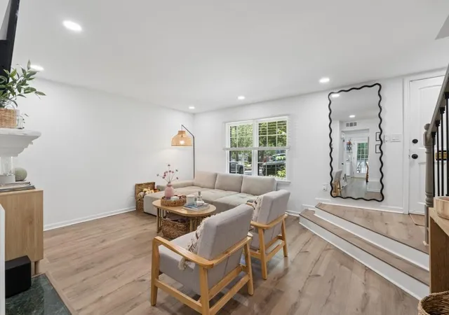 4th image of 140 Amherst Pl Nw, Atlanta, GA 30327 | MLS# 7802209