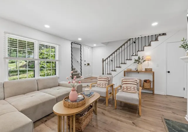 5th image of 140 Amherst Pl Nw, Atlanta, GA 30327 | MLS# 7802209