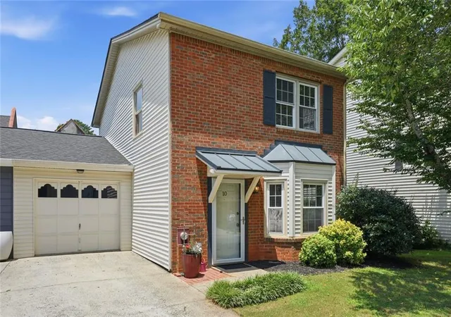 2nd image of 222 Forkner Dr #10, Decatur, GA 30030 | MLS# 7799948
