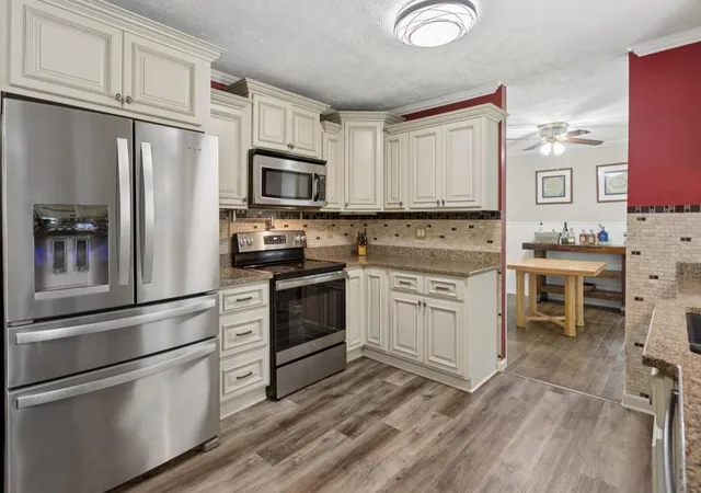 Photo 3 of Sale Pending at 212 Simpson Dr NE, Kennesaw, GA 30144 | MLS# 7824923 | Listing updated on 2026-10-14
