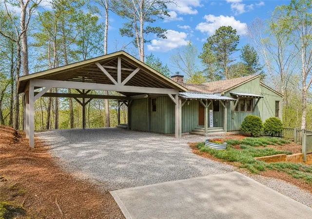 Homes for sale in Ellijay, GA | 253 Zenith Trl, Ellijay, GA 30540 | MLS# 7748775