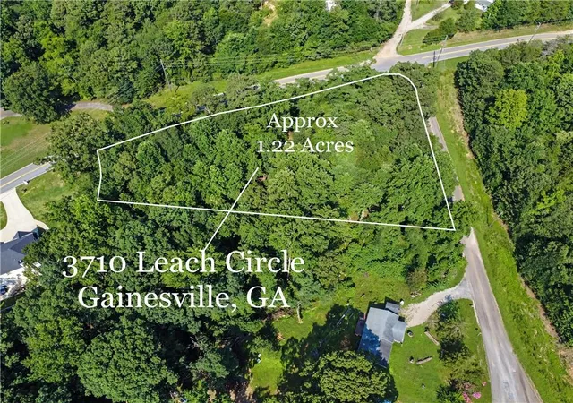 Photo 3 of Sale Pending at 3710 Leach Cir, Gainesville, GA 30506 | MLS# 7793997 | Listing updated on 2026-10-06