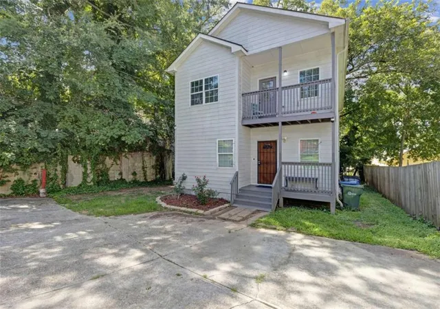 Listing Photo 4 - Condo for sale in building located at 2142 M L King Jr Dr, Atlanta, GA 30310