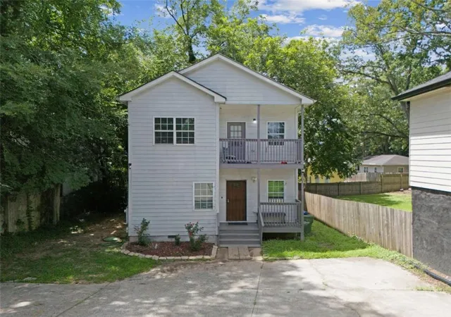 Listing Photo 5 - Condo for sale in building located at 2142 M L King Jr Dr, Atlanta, GA 30310