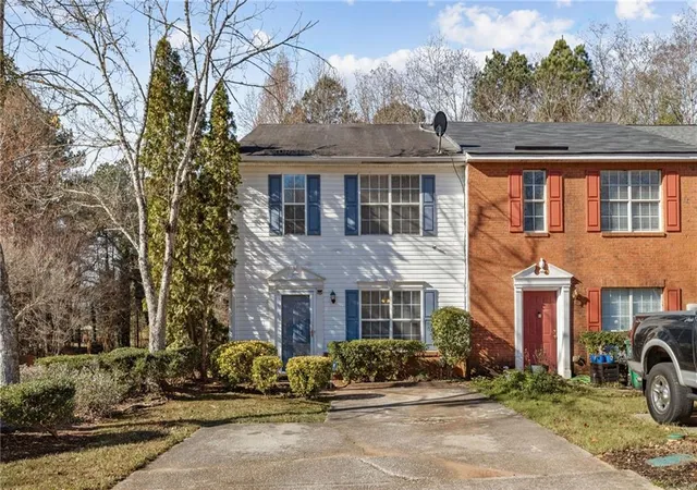 Photo 2 of Townhouse for sale at 3027 Fair Crk Ct, Lithonia, GA 30038 | MLS# 7790572 | Listing updated on 2026-09-21