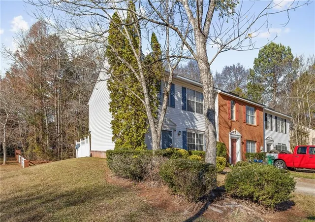 Photo 3 of Townhouse for sale at 3027 Fair Crk Ct, Lithonia, GA 30038 | MLS# 7790572 | Listing updated on 2026-09-21