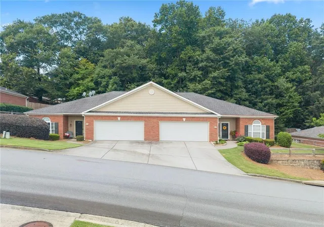 3rd image of 150 Senior Cir, Gainesville, GA 30501 | MLS# 7796255