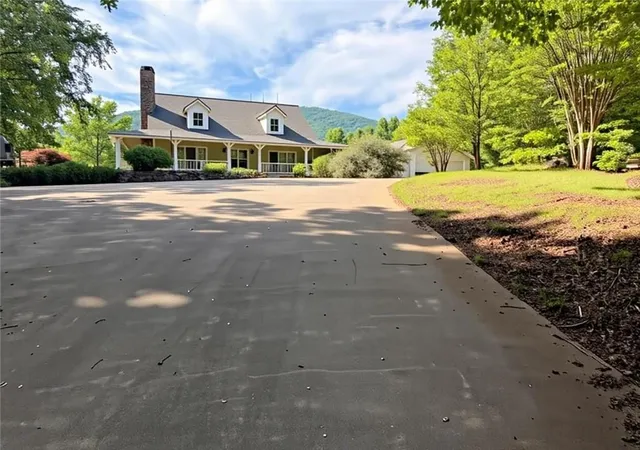3rd image of 6911 Baker Cir, Clermont, GA 30527 | MLS# 7769733