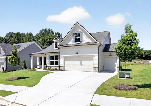 Photo 3 of Single family home for sale at 2021 Oconee Blf Dr, Athens, GA 30601 | MLS# 7808791 | Listing updated on 2026-09-09