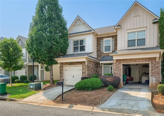 Photo 2 of Sale Pending at 5237 Ml Way, Stone Mountain, GA 30083 | MLS# 7814019 | Listing updated on 2026-08-31