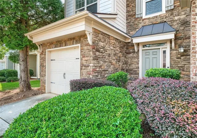Photo 3 of Sale Pending at 5237 Ml Way, Stone Mountain, GA 30083 | MLS# 7814019 | Listing updated on 2026-08-31