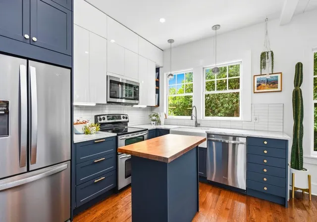Listing Photo 4 - Condo for sale in building located at 907 Piedmont Ave, Atlanta, GA 30309 - Unit #4