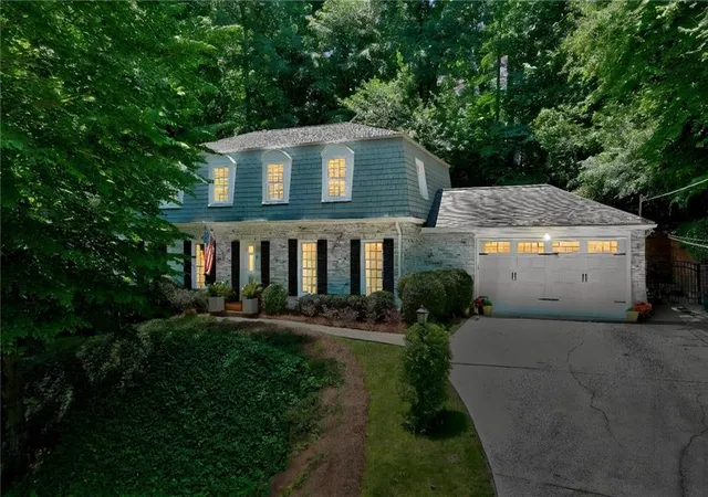 Photo 2 of Single family home for sale at 2577 Red Valley Rd Nw, Atlanta, GA 30305 | MLS# 7777835 | Listing updated on 2026-08-25