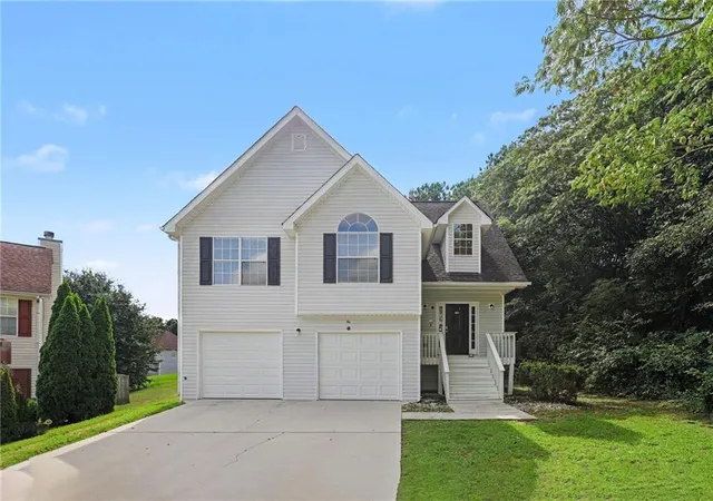 Photo 1 of Sale Pending at 11050 Pebble Brk Ct, Hampton, GA 30228 | MLS# 7807573 | Listing updated on 2026-10-10