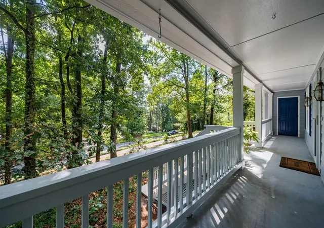 4th image of 940 Hunterhill Dr, Roswell, GA 30075 | MLS# 7822834