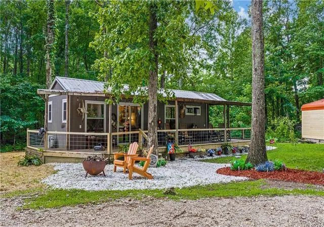 Photo 3 of Single family home for sale at 305 Golf Crse Rd, Menlo, GA 30731 | MLS# 7805480 | Listing updated on 2026-07-31