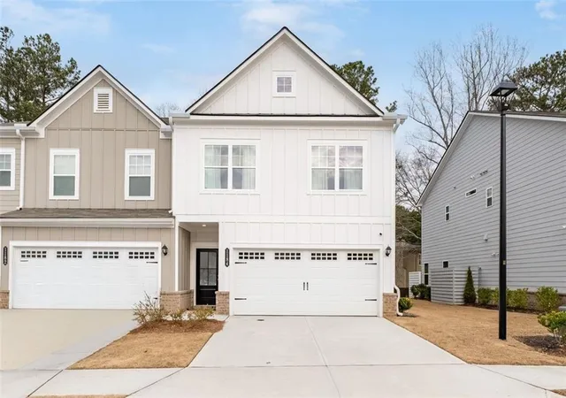 Homes for sale in Sugar Hill, GA | 1184 Chastain Dr, Sugar Hill, GA 30518 | MLS# 7729217