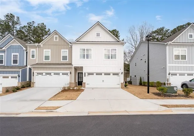 Homes for sale in Sugar Hill, GA | 1184 Chastain Dr, Sugar Hill, GA 30518 | MLS# 7729217