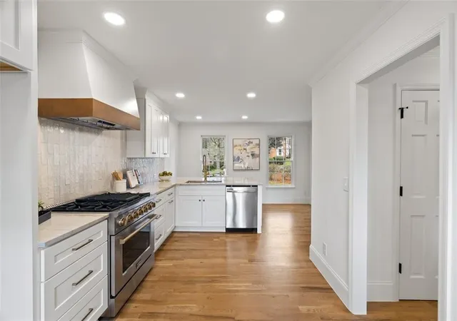 Photo 3 of Sale Pending at 4466 Windsor Oaks Cir, Marietta, GA 30066 | MLS# 7733183 | Listing updated on 2026-09-10