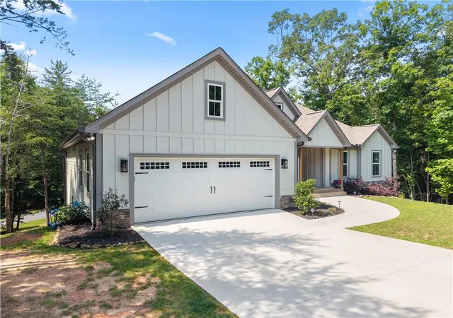 3rd image of 35 Chimney Ln, Cleveland, GA 30528 | MLS# 7787181