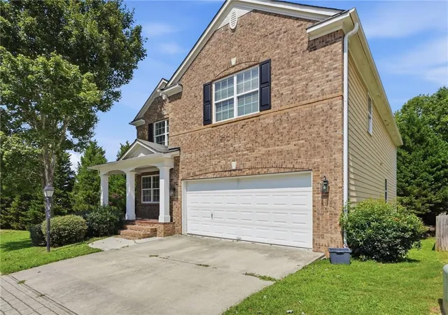 Photo 3 of Sale Pending at 2828 Farmstead Ct, Grayson, GA 30017 | MLS# 7813933 | Listing updated on 2026-10-09