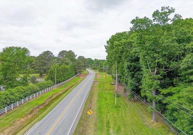 3rd image of 2148 Red Bud Rd Ne, Calhoun, GA 30701 | MLS# 7725646
