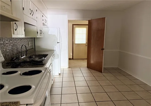 Photo 3 of Multi family home for sale at 1026 Barn Oak Ct Ne, Conyers, GA 30012 | MLS# 7826273 | Listing updated on 2026-08-25