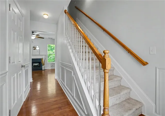 Photo 3 of Townhouse for sale at 219 Stone Park Dr, Woodstock, GA 30188 | MLS# 7821112 | Listing updated on 2026-09-17