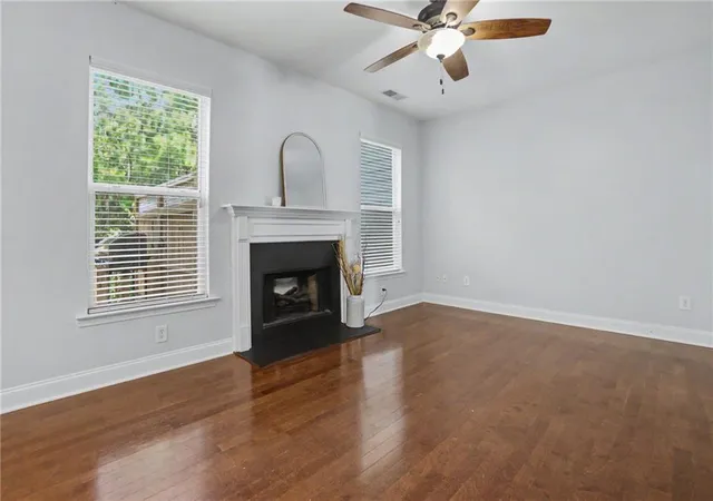 Photo 4 of Sale Pending at 219 Stone Park Dr, Woodstock, GA 30188 | MLS# 7821112 | Listing updated on 2026-10-03