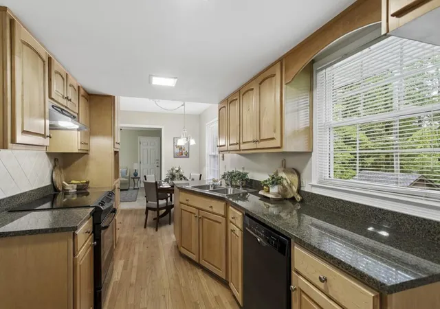 Photo 3 of Single family home for sale at 2761 Sagamore Hl Dr SE, Marietta, GA 30067 | MLS# 7782302 | Listing updated on 2026-08-29