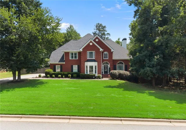 Photo 3 of Single family home for sale at 40 Rose Crk Dr, Covington, GA 30014 | MLS# 7819605 | Listing updated on 2026-09-11