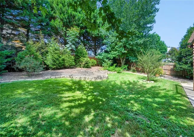 33rd image of 74 Vinings Lake Dr Sw, Mableton, GA 30126 | MLS# 7809417