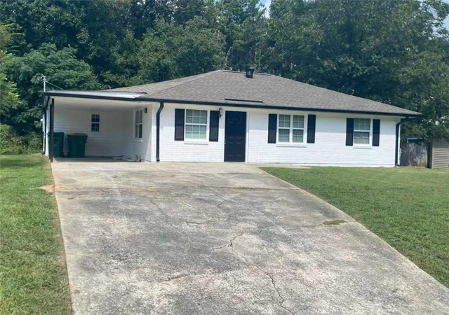 Photo 2 of Sale Pending at 5335 Lee Cir, Forest Park, GA 30297 | MLS# 7817556 | Listing updated on 2026-08-28