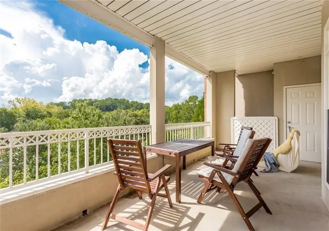 Condominium at 50 Biscayne Dr Nw #2103, Atlanta, GA 30309 | MLS# 6056221 | | Sold on 2018-09-14