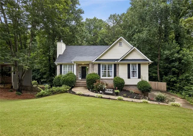 Photo 2 of Single family home for sale at 1889 Gray Gables Way Ne, Buford, GA 30519 | MLS# 7800211 | Listing updated on 2026-08-23
