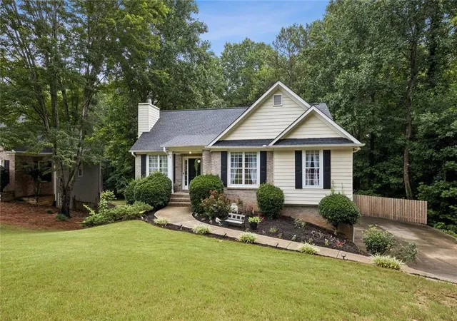 Photo 3 of Single family home for sale at 1889 Gray Gables Way Ne, Buford, GA 30519 | MLS# 7800211 | Listing updated on 2026-08-23