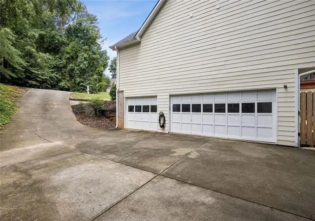 Photo 4 of Single family home for sale at 1889 Gray Gables Way NE, Buford, GA 30519 | MLS# 7800211 | Listing updated on 2026-08-23